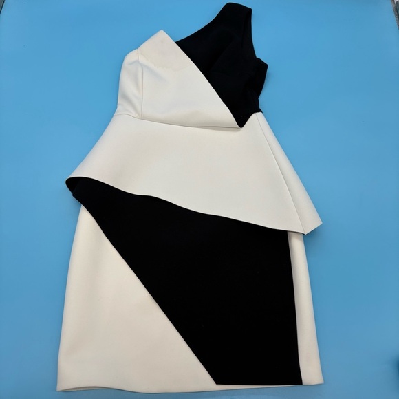 Halston Heritage Monochrome Asymmetrical Dress Black and White Size 0 - Picture 2 of 8